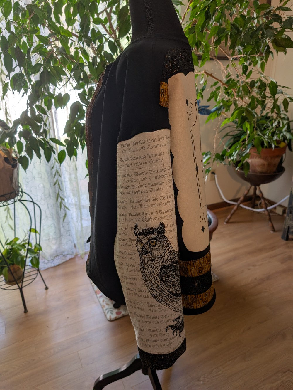 Sit for a Spell Quilted Jacket with Raven & Owls XL